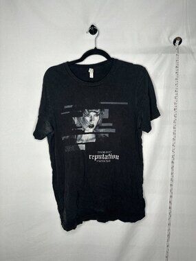 Taylor Swift Reputation Stadium Tour 2018 Graphic Tee L Swiftie Tour Merch